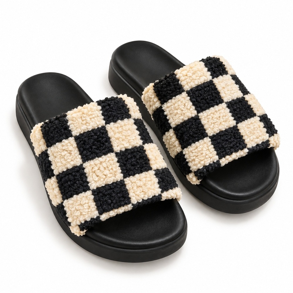 ROAM Slide Sandals Faux Shearling Checkerboard Womens 9 Black Cream Platform